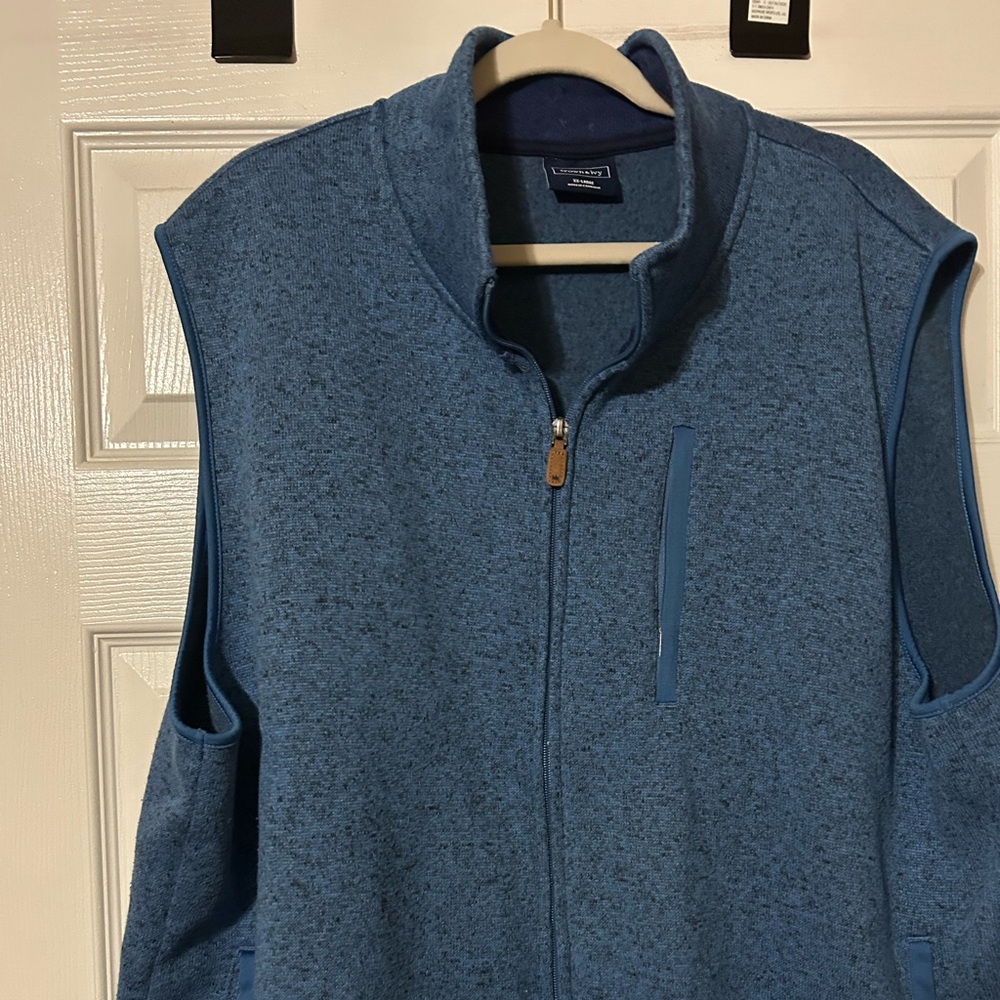 Crown Ivy 2XL men’s sleeveless sweater vest.